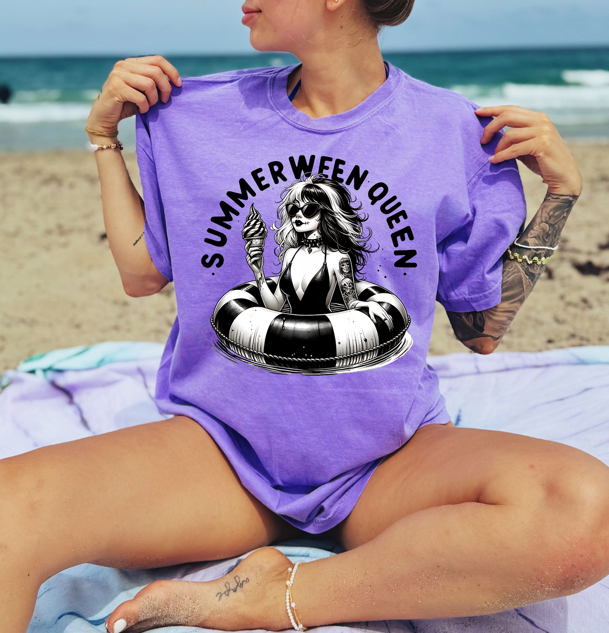 Summerween Queen TEE